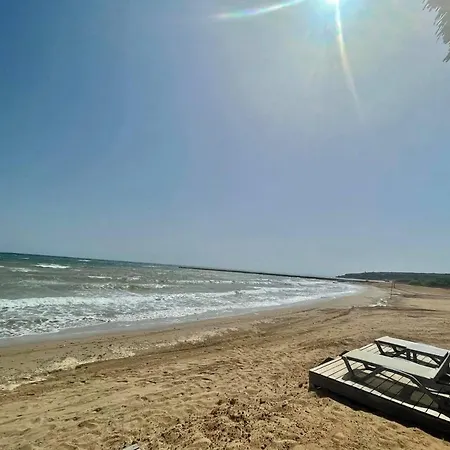 דירה Penthouse Retreat By The Sea *