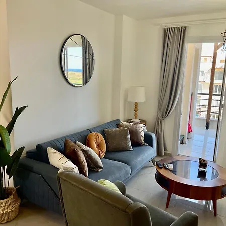 Relaxing Penthouse By The Sea Апартаменты *