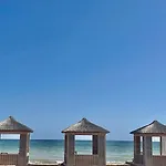 Penthouse Retreat By The Sea Vokolidha