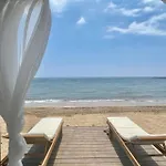 Penthouse Retreat By The Sea Lejlighed Vokolidha