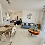 Penthouse Retreat By The Sea * Vokolidha