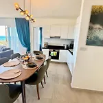 Lejlighed Penthouse Retreat By The Sea Vokolidha