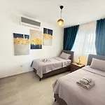 Penthouse Retreat By The Sea Vokolidha