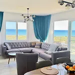 Penthouse Retreat By The Sea *
