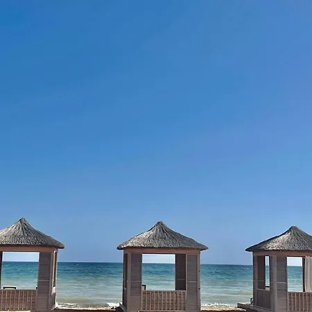 Relaxing Penthouse By The Sea Vokolidha