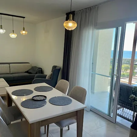 Apartment Relaxing Penthouse By The Sea Vokolidha