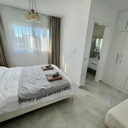 Relaxing Penthouse By The Sea * Vokolidha