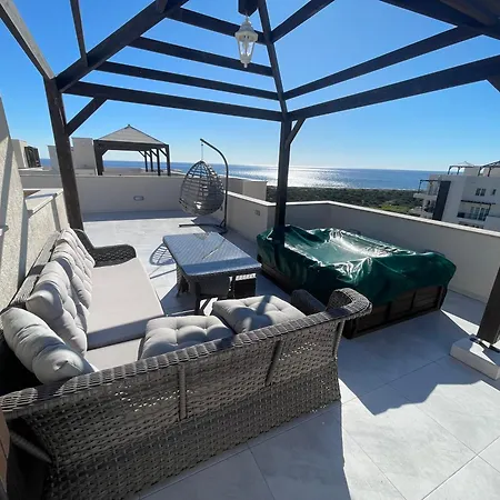 Apartment Relaxing Penthouse By The Sea Vokolidha