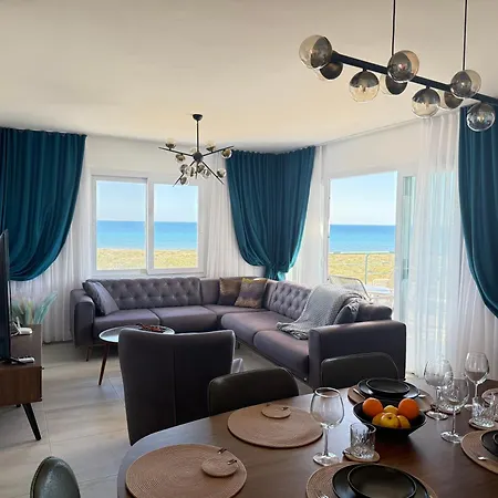 Penthouse Retreat By The Sea Apartmán Vokolidha