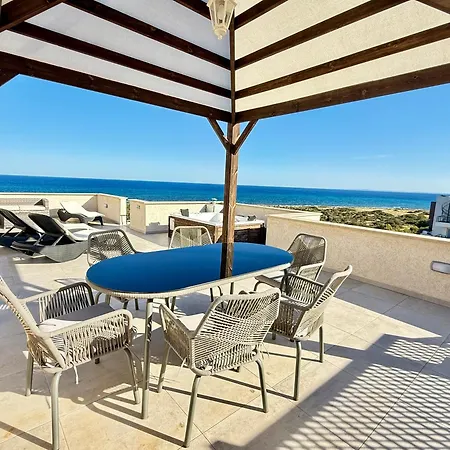 Relaxing Penthouse By The Sea *