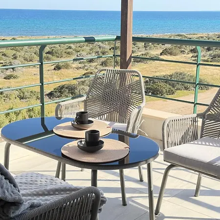 Relaxing Penthouse By The Sea Vokolidha