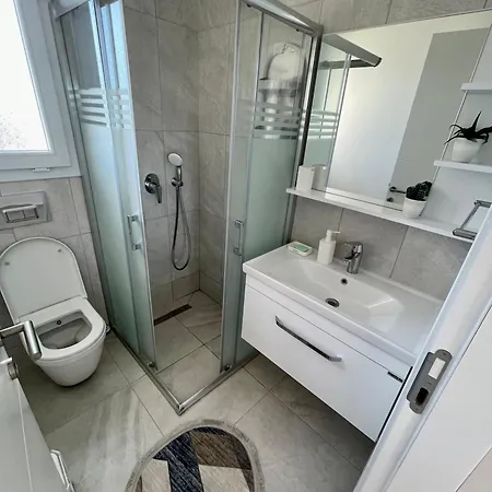 Penthouse Retreat By The Sea 아파트 *