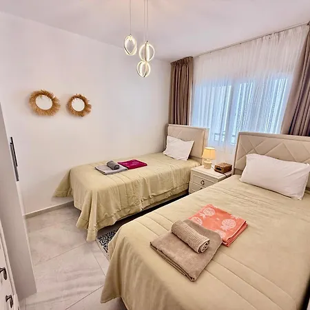Relaxing Penthouse By The Sea Apartment Vokolidha