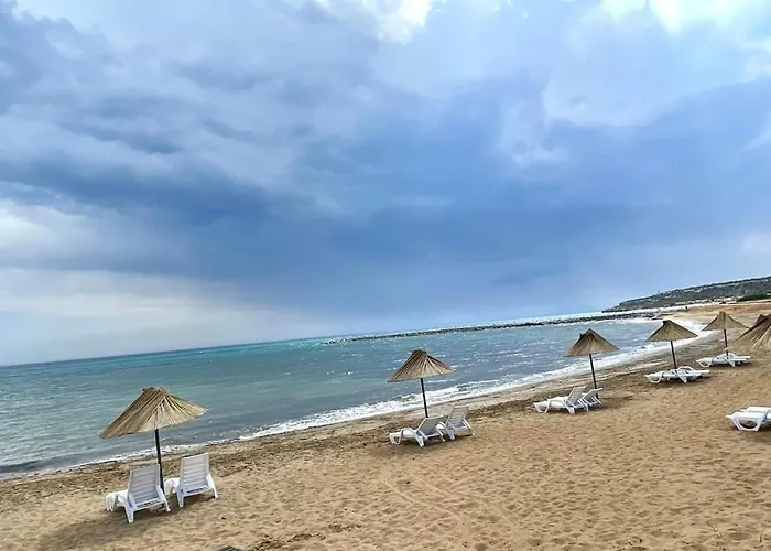 Relaxing Penthouse By The Sea Vokolidha