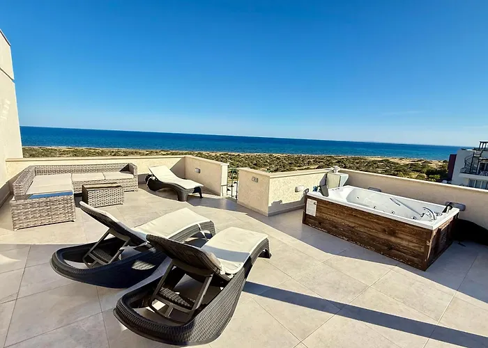 Apartamento Relaxing Penthouse By The Sea Vokolidha