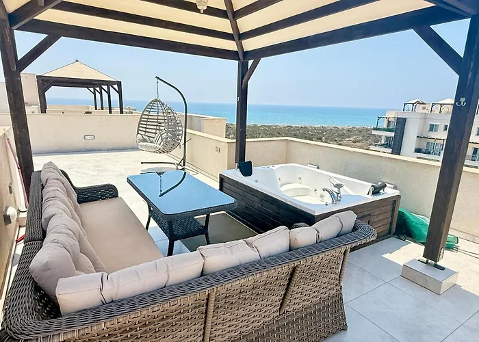 Relaxing Penthouse By The Sea Vokolidha